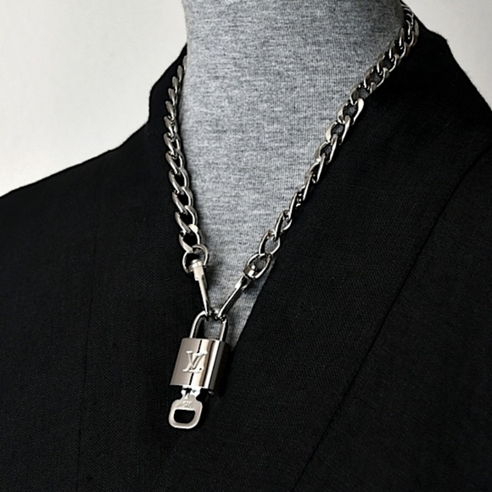 Authentic Louis Vuitton SILVER Lock & Keys Necklace #315 NEW Long & Short Chain - Picture 5 of 11